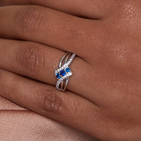 Blue sapphire gemstone